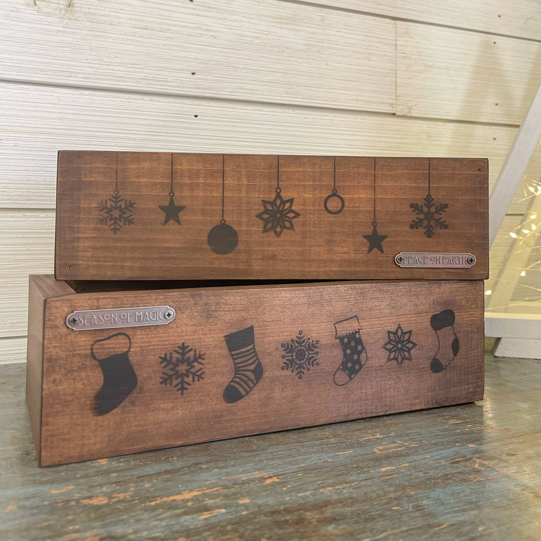 rustic brick-mold inspired wood box | christmas design wood-burned