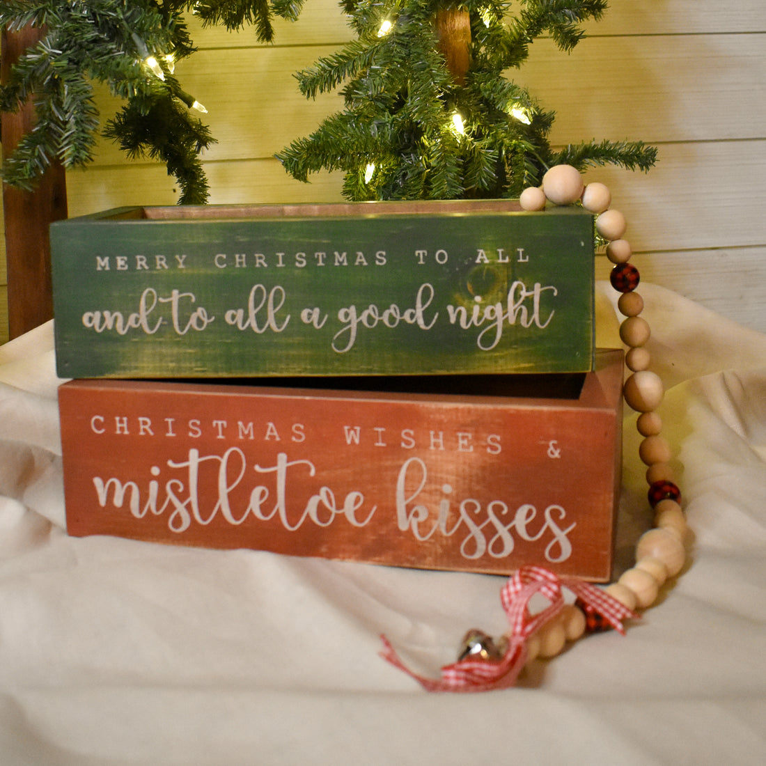 rustic brick-mold inspired wood box | christmas design